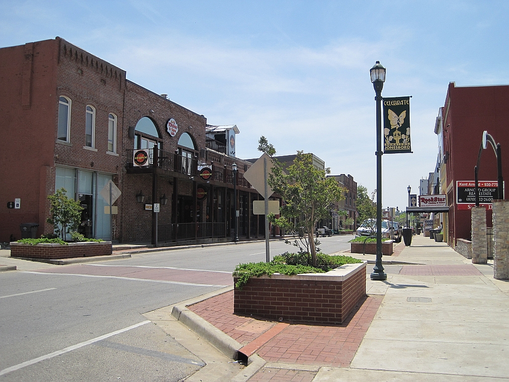 Street view of downtown Jonesboro, AR