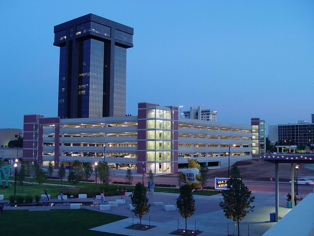 View of office buildings and public space in Springfield, Missouri